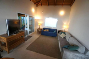 Casa para 9 pessoas a 400m da praia com AC